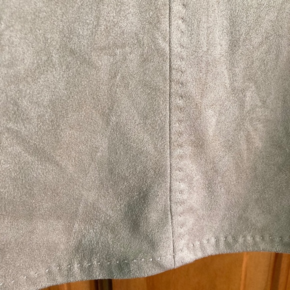 Women’s Max Studio tan suede pencil style knee length skirt with elastic waist - Picture 3 of 6